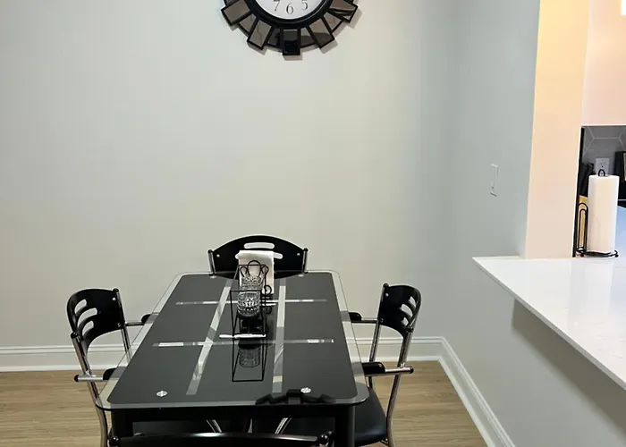 South Charlotte\'S Cozy & Modern