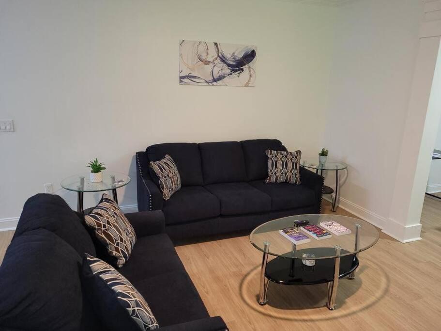 South Charlotte's Cozy & Modern Apartment *